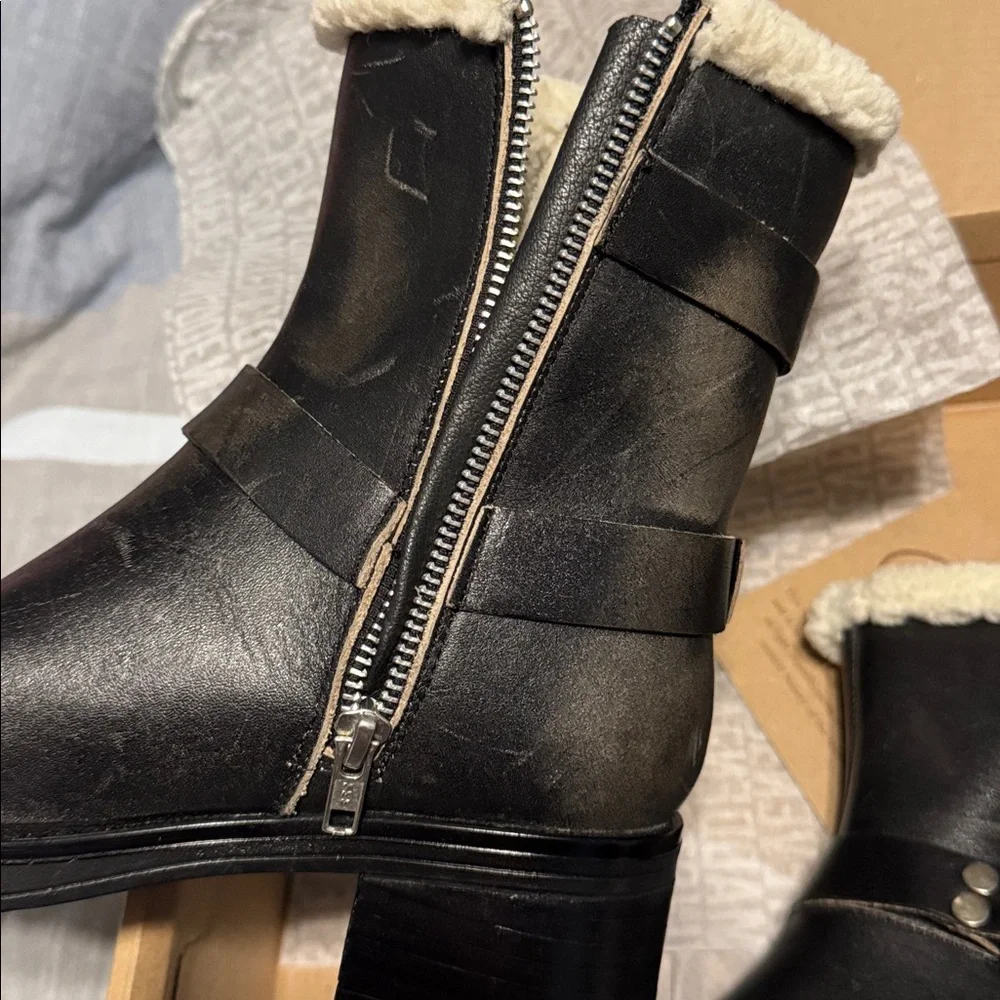 Steve Madden Black Boots with Shearling Trim - Picture 3 of 5